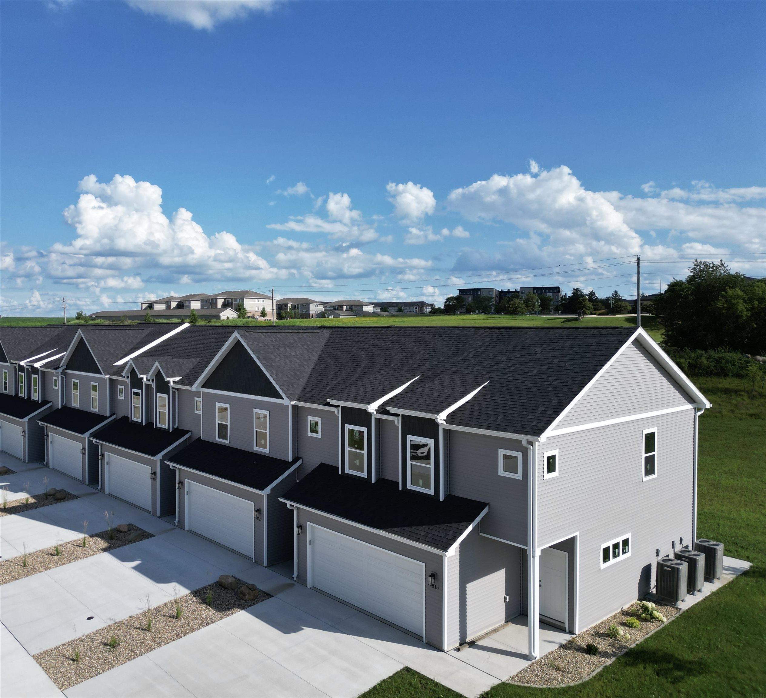 Spruce Needle Ln, Cedar Falls, IA 50613