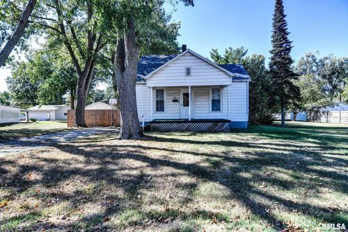 625 N Silver St, Taylorville, IL, 62568-1032 | Card Image