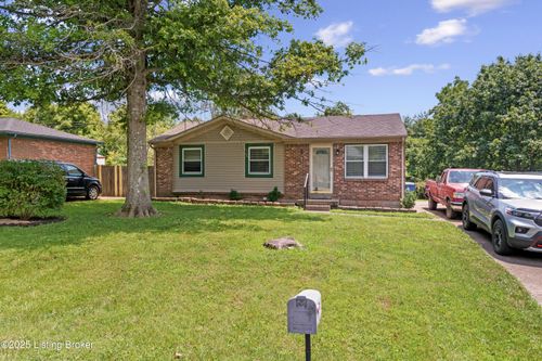 6910 Village Green Blvd, Pewee Valley, KY, 40056-9086 | Card Image