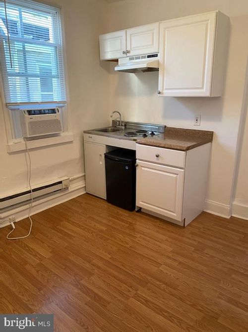 2r-918 S 12th St, PHILADELPHIA, PA, 19147-3634 | Card Image