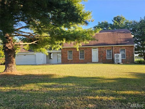 1050 Maple Grove Ave, Greenville, IL, 62246-3021 | Card Image