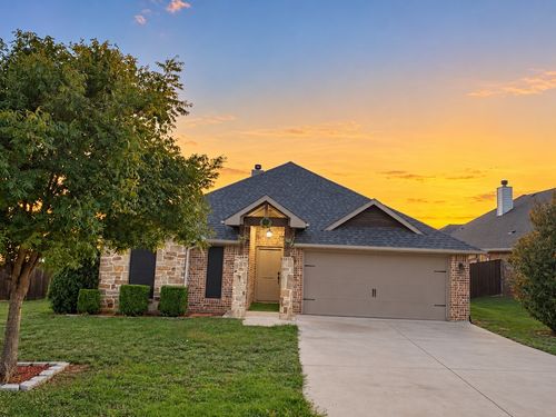 2811 S Lillis Ln, Denison, TX, 75020-0010 | Card Image