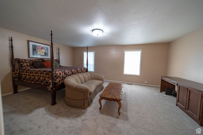 Large Master Bedroom | Image 17