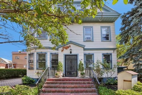 30 Somme St, Newark, NJ, 07105-3610 | Card Image