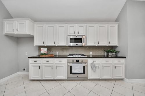 2802 Creek Bend Dr, Friendswood, TX, 77546-6038 | Card Image