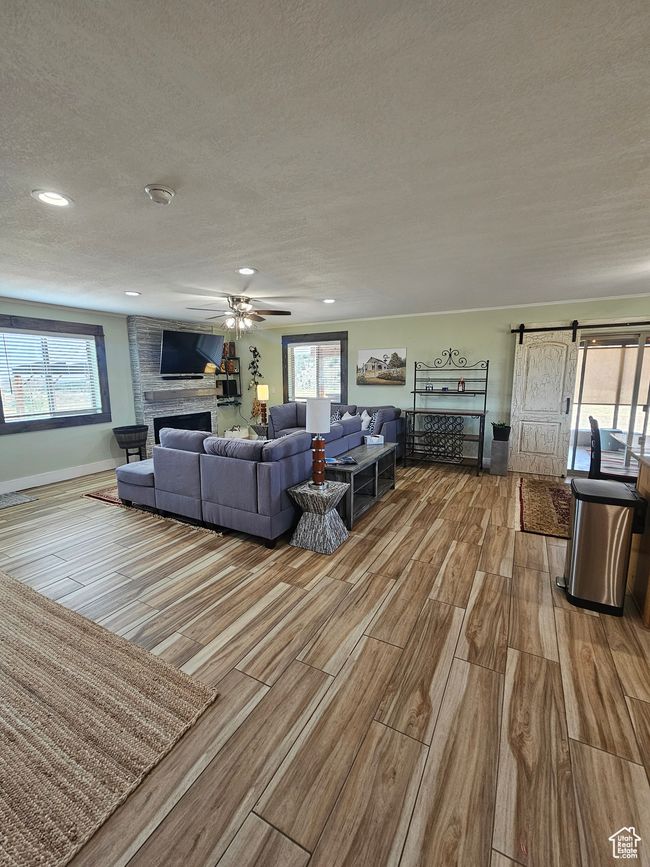 Living room with a healthy amount of sunlight | Image 36