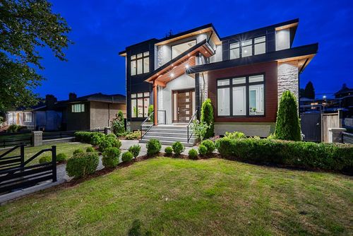 8433 10th Ave, Burnaby, BC, V3N2S7 | Card Image