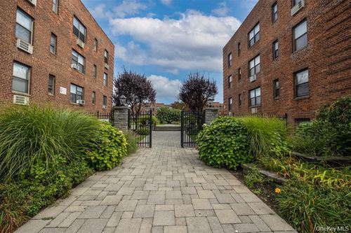 k1-One Jefferson Avenue, Hempstead, NY, 11570 | Card Image