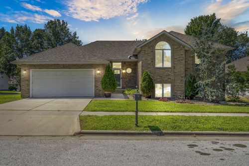 2040 W Buena Vista St, Springfield, MO, 65810-1511 | Card Image