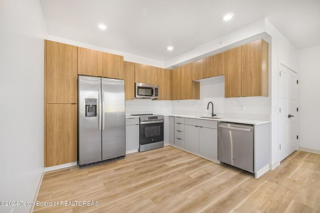 F204 - 201 E Ross Ave Avenue, Condo with 2 bedrooms, 2 bathrooms and null parking in Driggs ID | Image 7