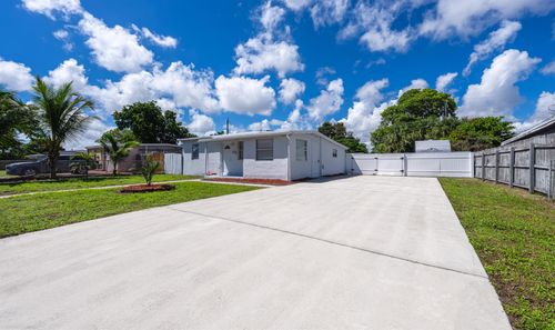 5337 Ne 17th Ave, Pompano Beach, FL, 33064-5624 | Card Image