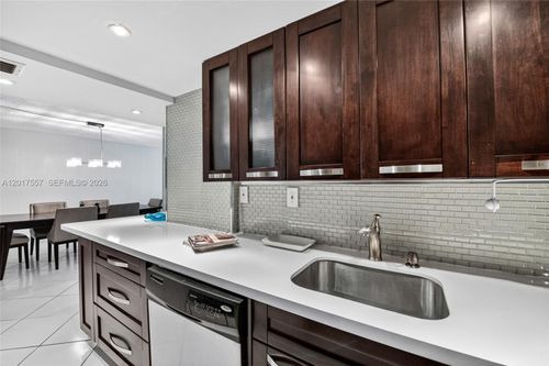 1107-2401 Collins Ave, Miami Beach, FL, 33140-4752 | Card Image