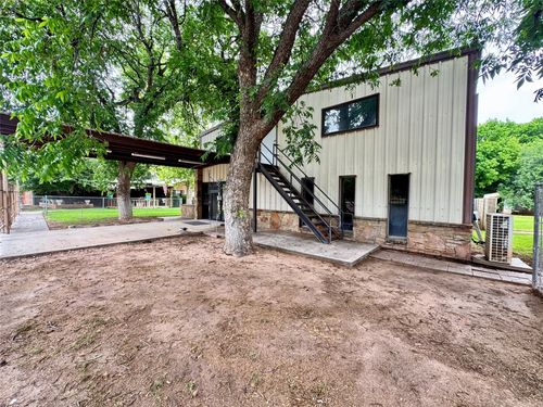 321 N West St, Buffalo Gap, TX, 79508-2139 | Card Image