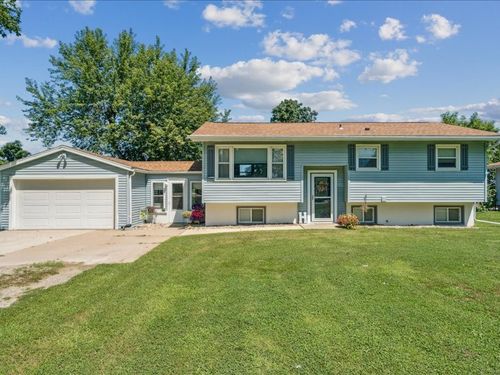 3371 Schmickle Rd, Marion, IA, 52302-9713 | Card Image