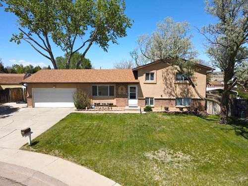 7 Flintlock Ct, Pueblo, CO, 81008-1805 | Card Image