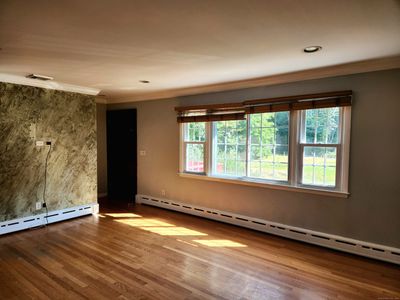 Open and bright Living Room | Image 2