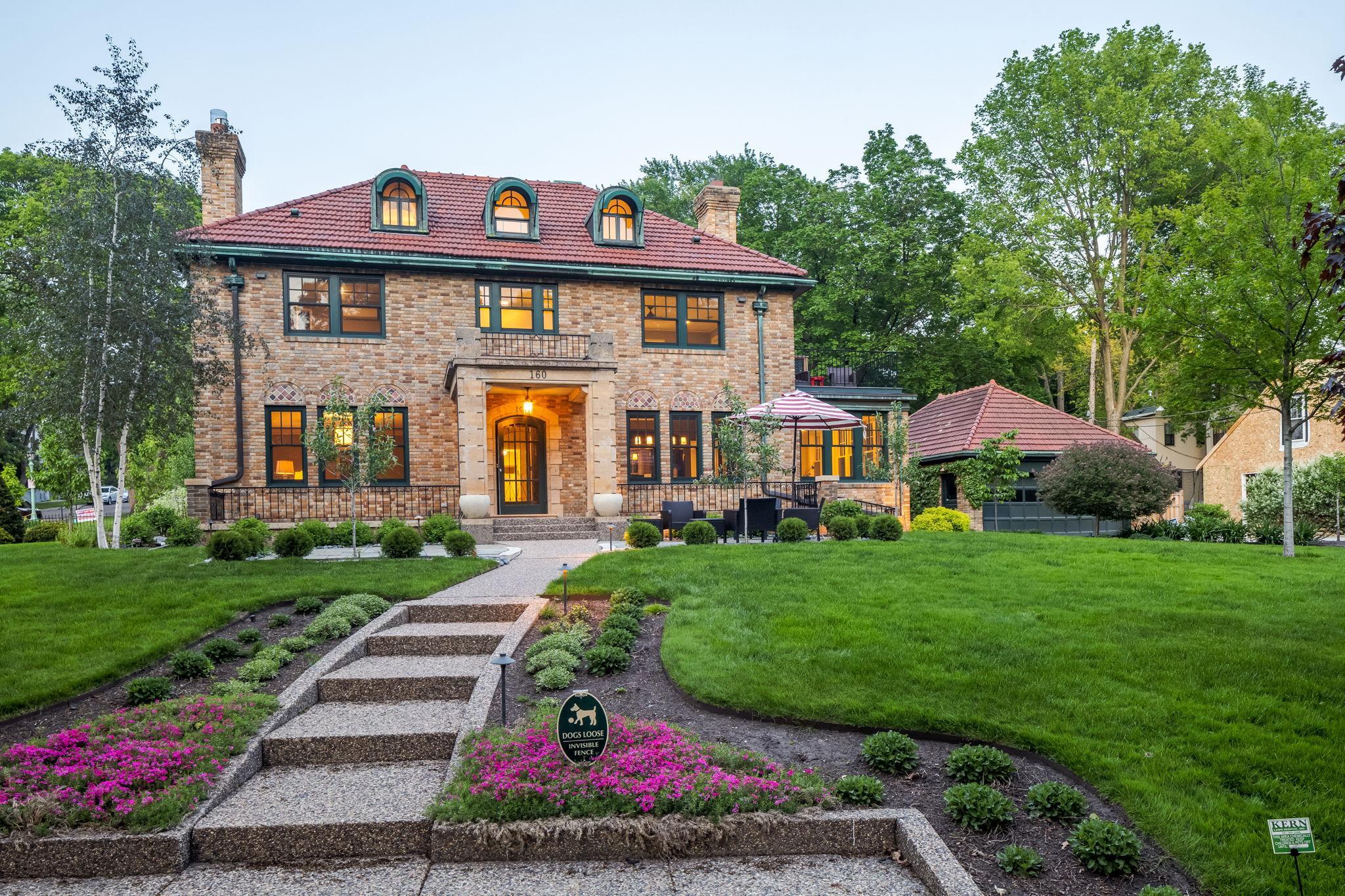 Woodlawn Ave, Saint Paul, MN 55105
