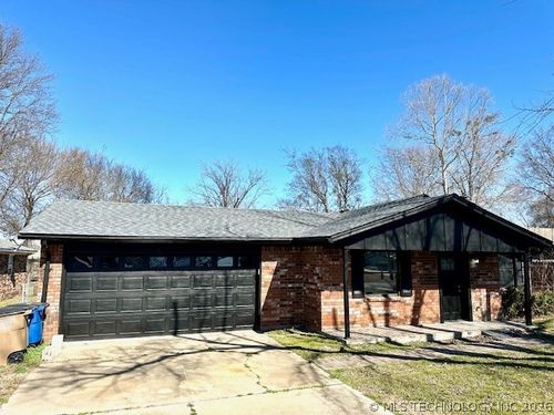 1104 4th St, Wagoner, OK, 74467-5528 | Card Image
