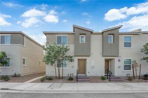 2953 White Selzter Ct, Las Vegas, NV, 89122-3301 | Card Image