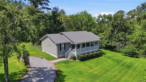 16 Fieldcrest Dr, Hayden, AL, 35079-4621 | Card Image