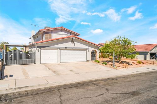 8908 Dio Guardi Dr, Las Vegas, NV, 89117-1141 | Card Image