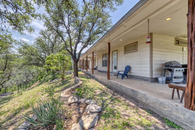 270 Robinson Rd, House other with 4 bedrooms, 3 bathrooms and null parking in Concan TX | Image 13