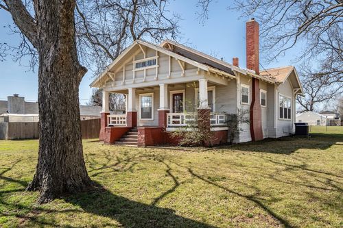 200 Dewitt St, Collinsville, TX, 76233-5502 | Card Image