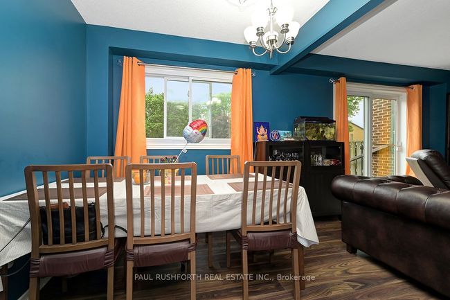 2092 Orient Park Dr, Condo with 3 bedrooms, 2 bathrooms and 1 parking in Gloucester ON | Image 9