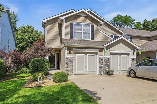 517 Sw Shadow Glen Dr, Blue Springs, MO, 64015-3493 | Card Image