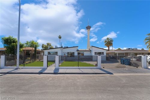 2200 Santa Ynez Dr, Las Vegas, NV, 89104-2607 | Card Image