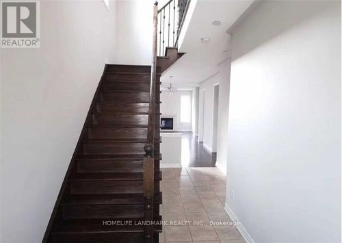 77 Reynolds Cres, Aurora, ON, L4G0J1 | Card Image
