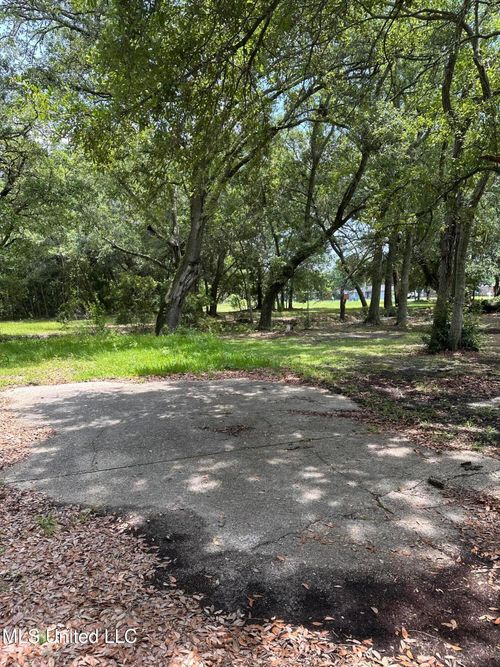 4611 Fisher Ave, Pascagoula, MS, 39581-3809 | Card Image