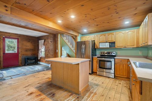 72 Ayers Rd, Newport, NH, 03773-2502 | Card Image