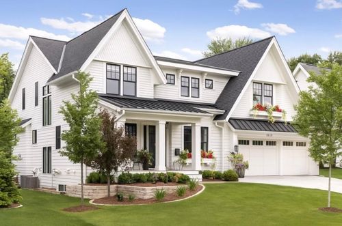 601 Fox Hill Dr, Chanhassen, MN, 55317-9512 | Card Image