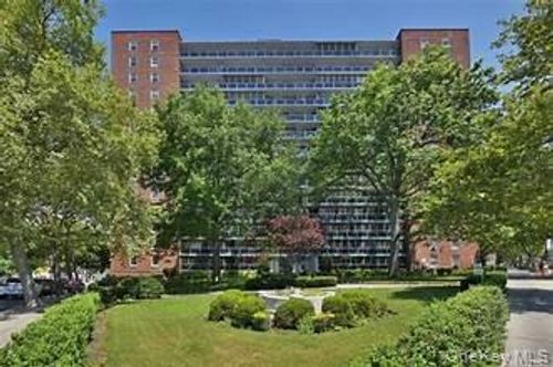 15b-97-07 63rd Rd, Rego Park, NY, 11374-1606 | Card Image