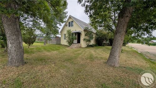 103 N Central Ave, Fairview, MT, 59221-7109 | Card Image