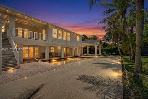 8320 Sw 161st St, Palmetto Bay, FL, 33157-3627 | Card Image