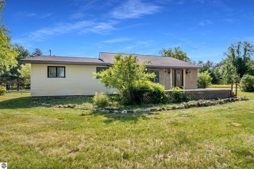 7977 Michigan Ave, Thompsonville, MI, 49683-9788 | Card Image