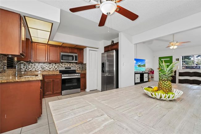 194 Larkspur Ct, House other with 4 bedrooms, 2 bathrooms and null parking in KISSIMMEE FL | Image 4