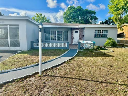 5079 Nw 41st Ct, Lauderdale Lakes, FL, 33319-4611 | Card Image