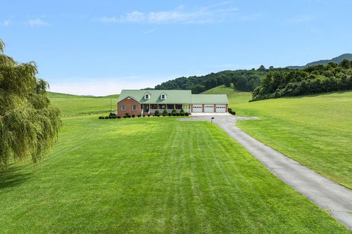 206 Valley Rd, Saltville, VA, 24370-3362 | Card Image