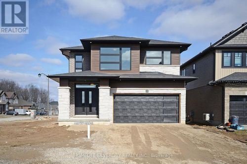 2 Montgomery Way, Ingersoll, ON, N5C0E4 | Card Image