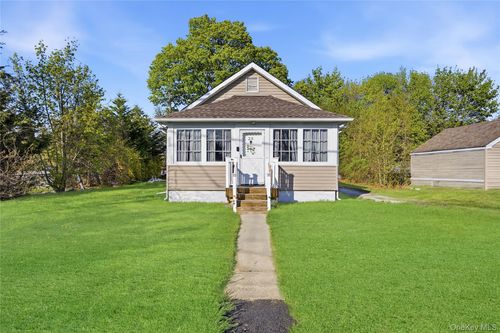 25 Lamport Ave, Port Jefferson Station, NY, 11776-3352 | Card Image