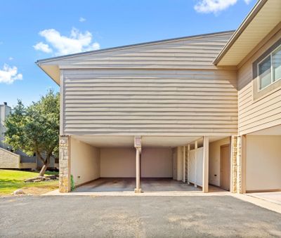 307 Poker Chip Unit 113, Condo with 2 bedrooms, 1 bathrooms and null parking in Horseshoe Bay TX | Image 3