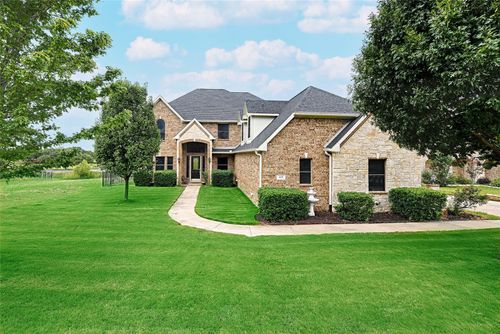 415 Breezeway Ct, Cedar Hill, TX, 75104-6734 | Card Image