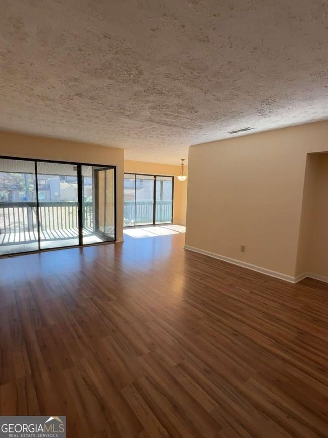 APT-303 - 3575 Oakvale Rd, Condo with 4 bedrooms, 2 bathrooms and 2 parking in Decatur GA | Image 4