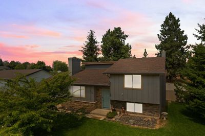 915 E Vicksburg Ave, Home with 3 bedrooms, 2 bathrooms and null parking in Spokane WA | Image 2