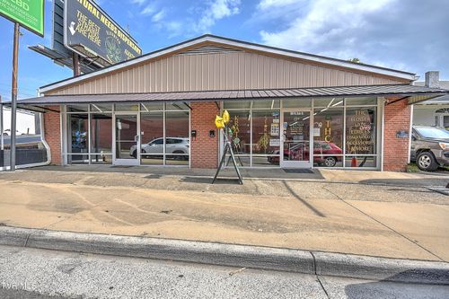 1809 W State St, Bristol, VA, 24201-3640 | Card Image
