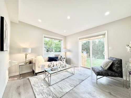 1286 Cedar St, Oshawa, ON, L1J3S2 | Card Image