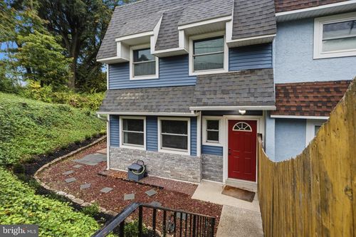 942 Green St, BRIDGEPORT, PA, 19405-1234 | Card Image